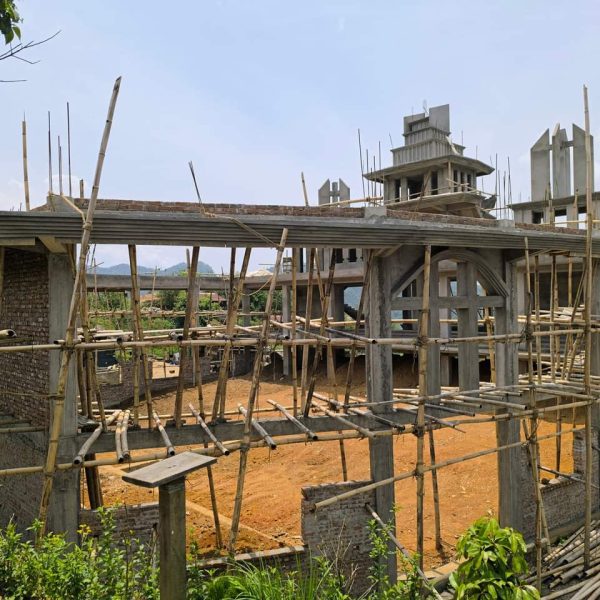 Exploring Eden: Tales from the Apple Village